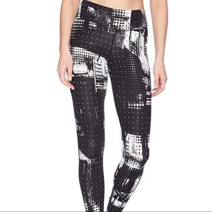 Reebok Womens Lux Tight Black White Sport Leggings